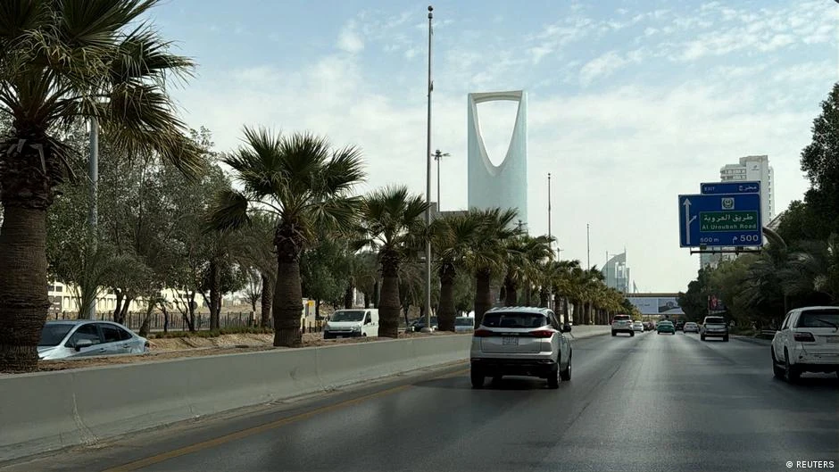 اعتراض صواريخ بالستية حوثية استهدفت الرياض والمنطقة الشرقية وتصعيد عسكري واسع في اليمن والخليج