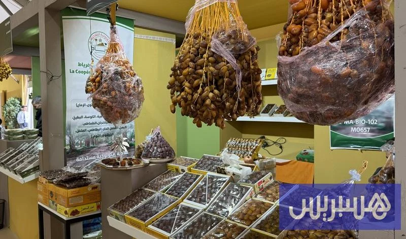 هبوط أسعار التمور بنسبة 30 بالمئة في الملتقى الدولي بأرفود وسط وفرة المعروض